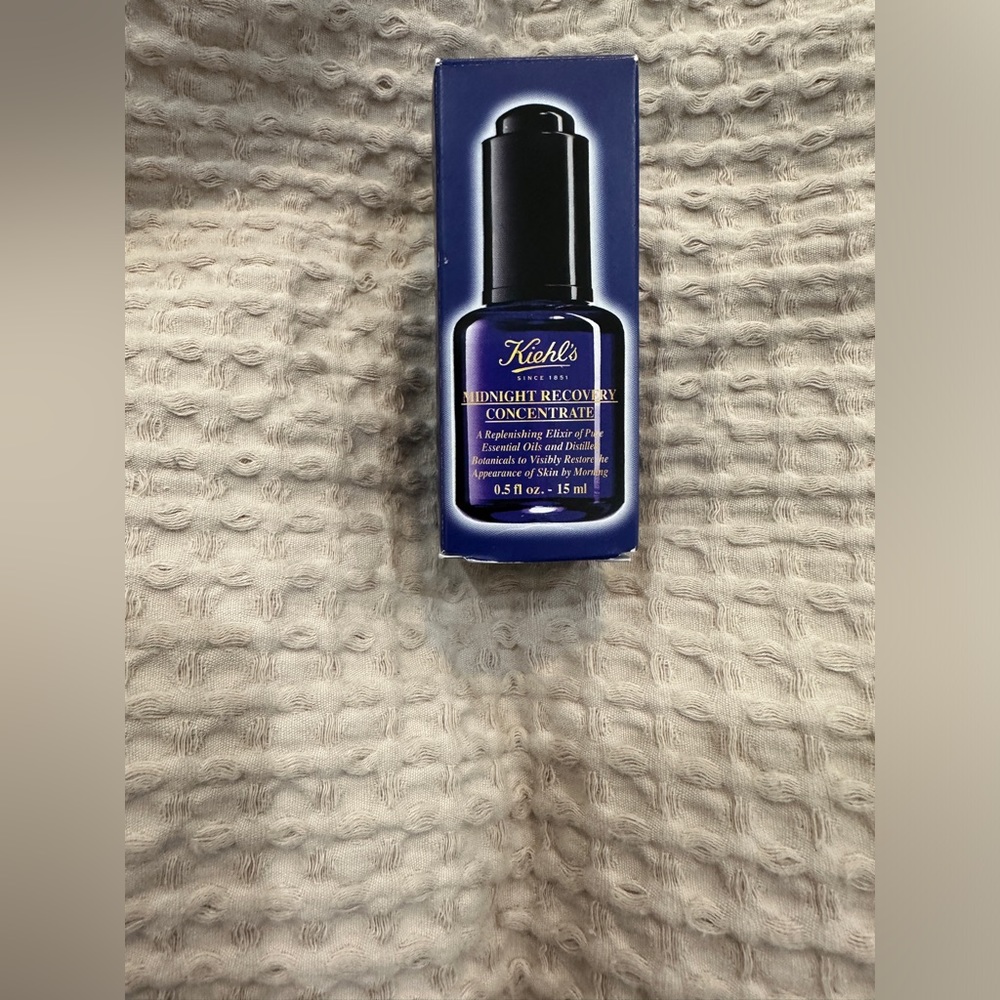 Kiehl’s new in box midnight recovery concentrate .5ounces